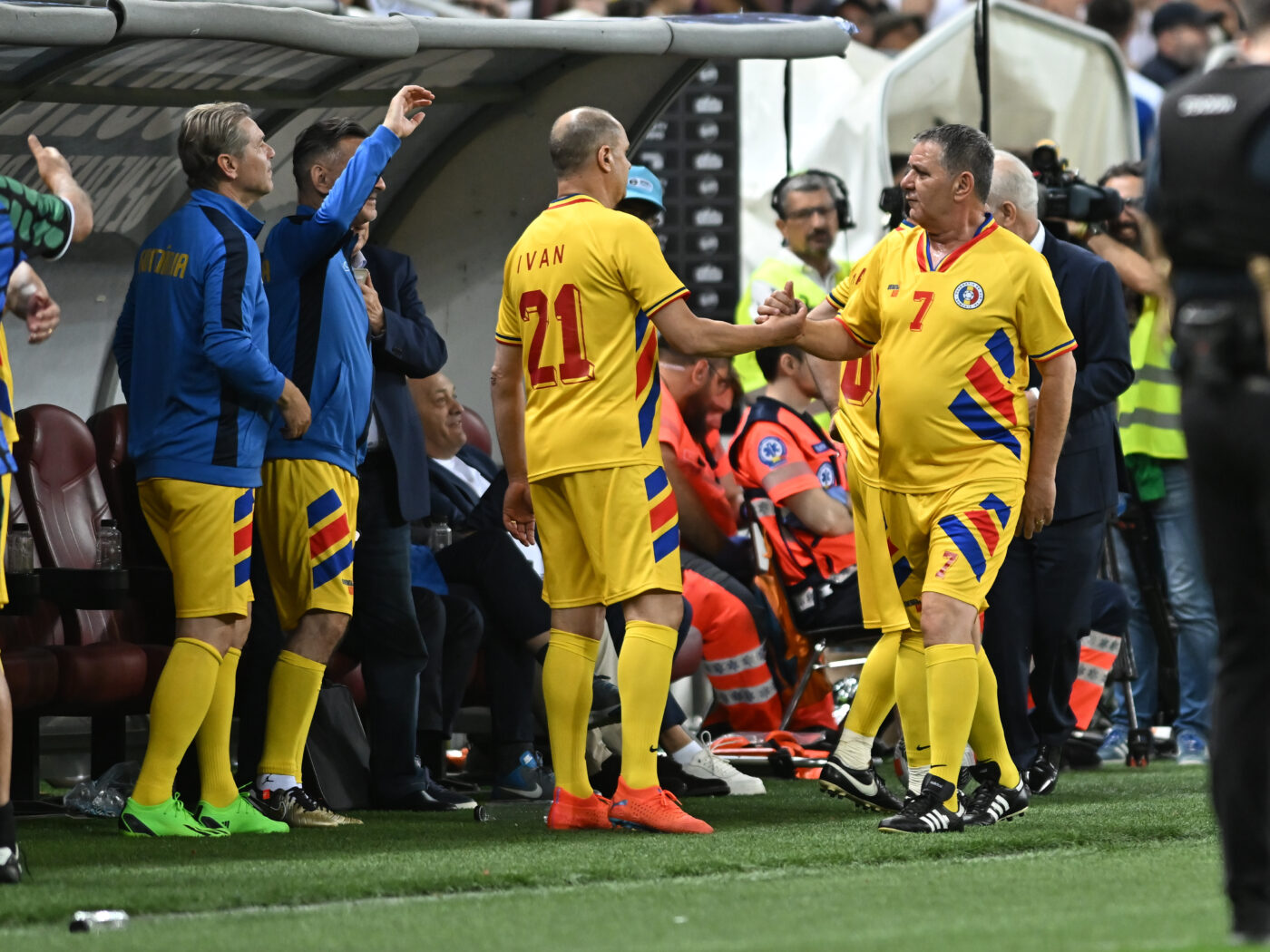 Marius Lăcătuș, ce transformare fizică incredibilă: a făcut gluma serii la meciul Generația de Aur – Restul Lumii 3-2! „Măricel”