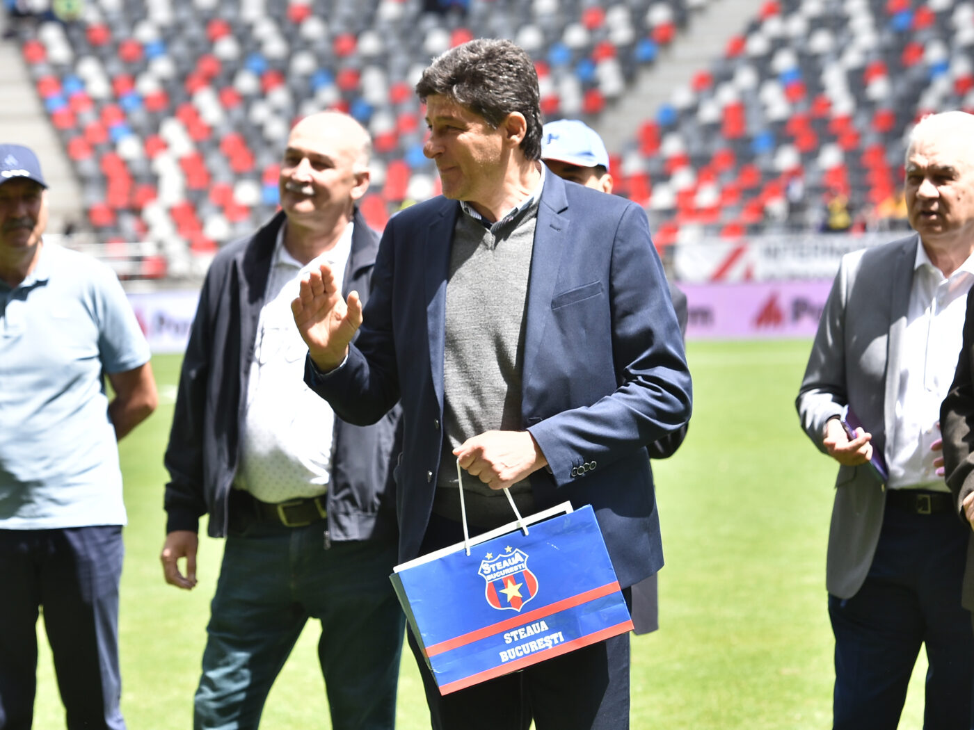 Miodrag Belodedici a ales între războiul dintre FCSB și CSA Steaua! Cuvinte de laudă pentru jucătorii lui Gigi Becali, în ziua în care a împlinit 60 de ani: „M-am bucurat mult pentru băieți!” VIDEO