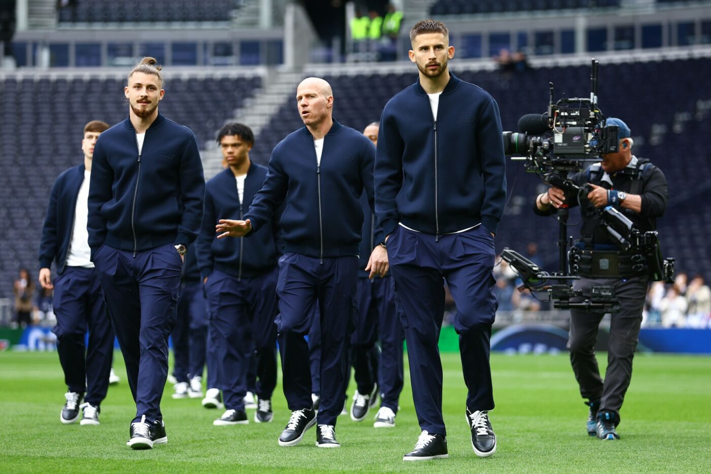 Napoli a trimis oferta pentru Radu Drăgușin. Ce se întâmplă cu transferul de la Tottenham