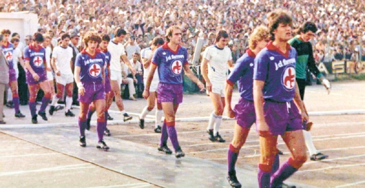 Olympiacos Pireu şi Fiorentina îşi dispută trofeul Conference League. Cele două finaliste, eliminate de două ori din cupele europene de Universitatea Craiova