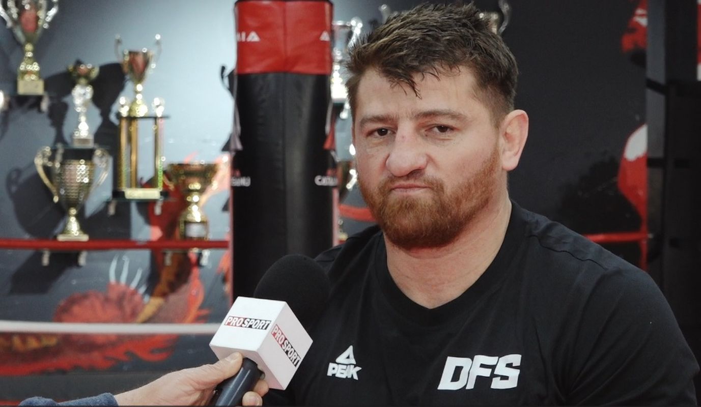 Povestea puștiului care acum 8 ani făcea o poză cu Moroșanu, iar acum luptă pentru titlul intercontinental la kickboxing