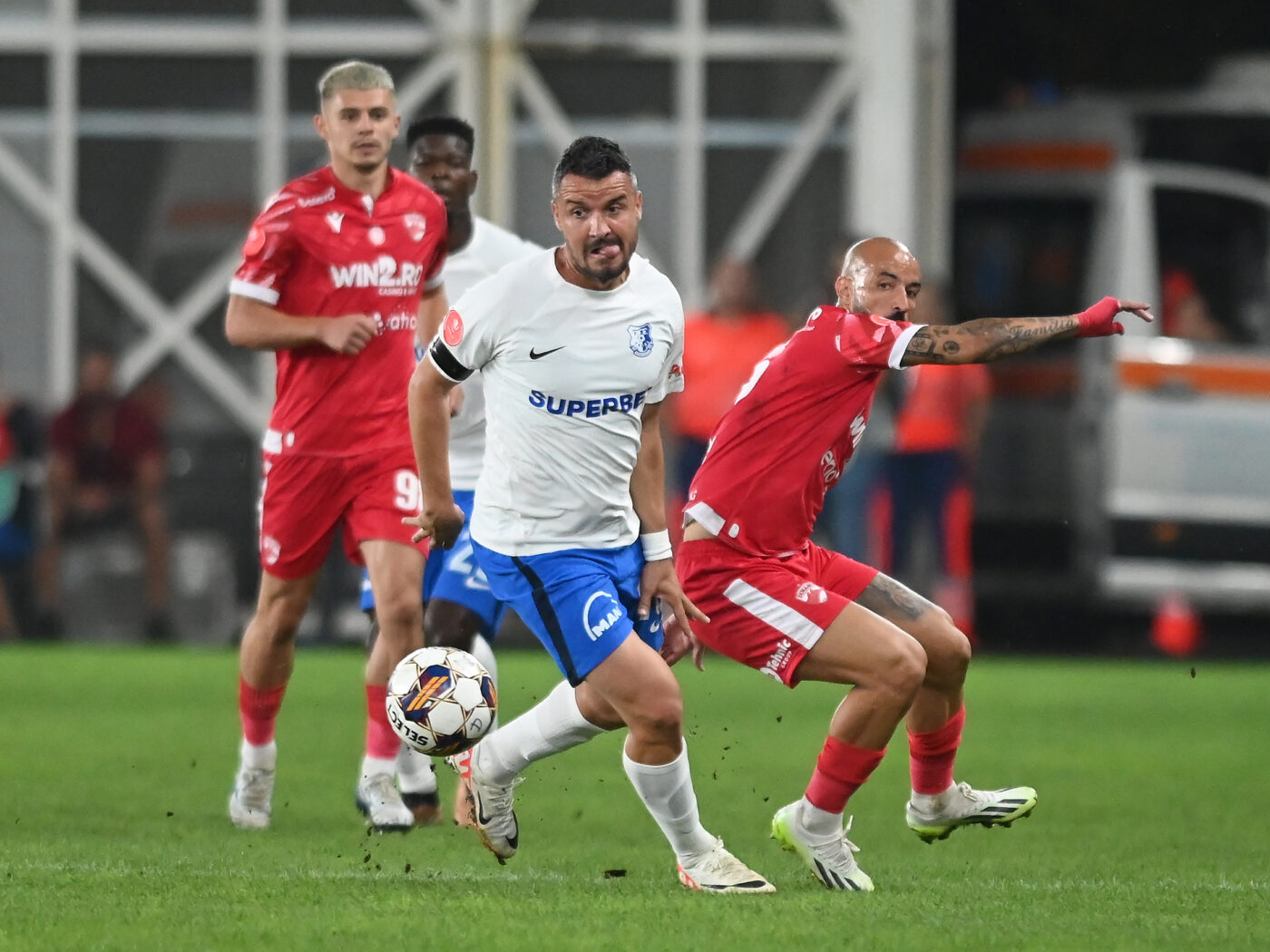 Prima lovitură a lui Dani Coman la FC Argeș. Constantin Budescu ar putea ajunge la echipa din Trivale. „Orice este posibil…”. Prietenul Gabi Tamaș vrea să-l aducă pe „Budi” la Chiajna. EXCLUSIV