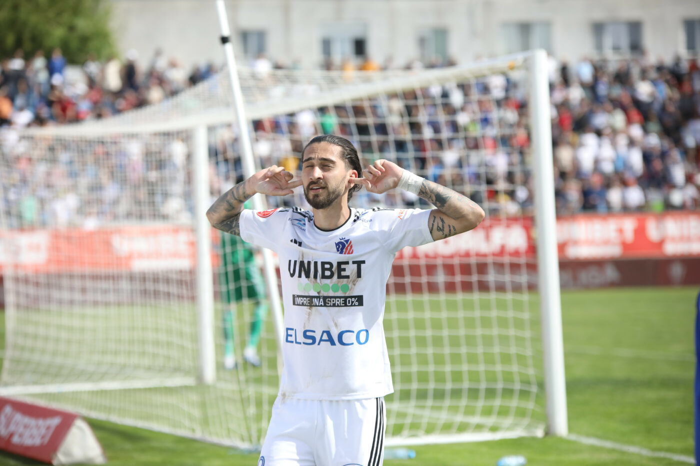 Prima reacție din partea celor incriminați în scandalul de blat de la Petrolul – FC Botoşani! „Atât de malefic să fie? Ce, îi ia el apartament?”