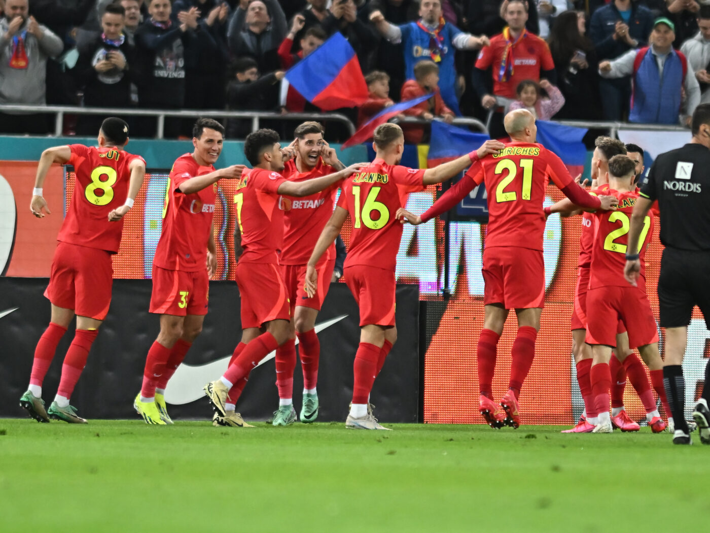Primul fotbalist de top care a intrat la masa negocierilor cu FCSB! Meme Stoica a dezvăluit cum decurg tratativele: „Asta garantez”