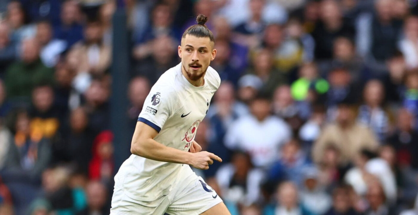 Radu Drăgușin ia în calcul să se transfere de la Tottenham, iar din FRF i se arată decizia greșită luată când a plecat de la Genoa și a refuzat Bayern Munchen! „Mai bine făcea asta”