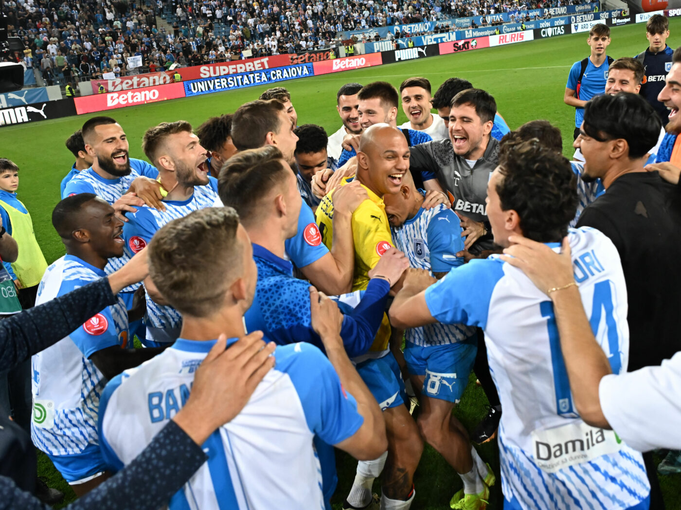Raul Silva a avut un mesaj special la plecarea de la Universitatea Craiova: „Nu exageraţi cu berea!”. Clubul îl aşteaptă pe brazilian să revină ca antrenor