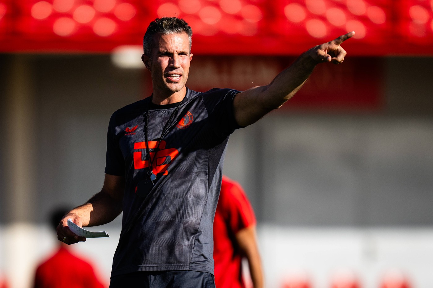 Robin van Persie este noul antrenor al echipei! Legendarul atacant olandez a semnat