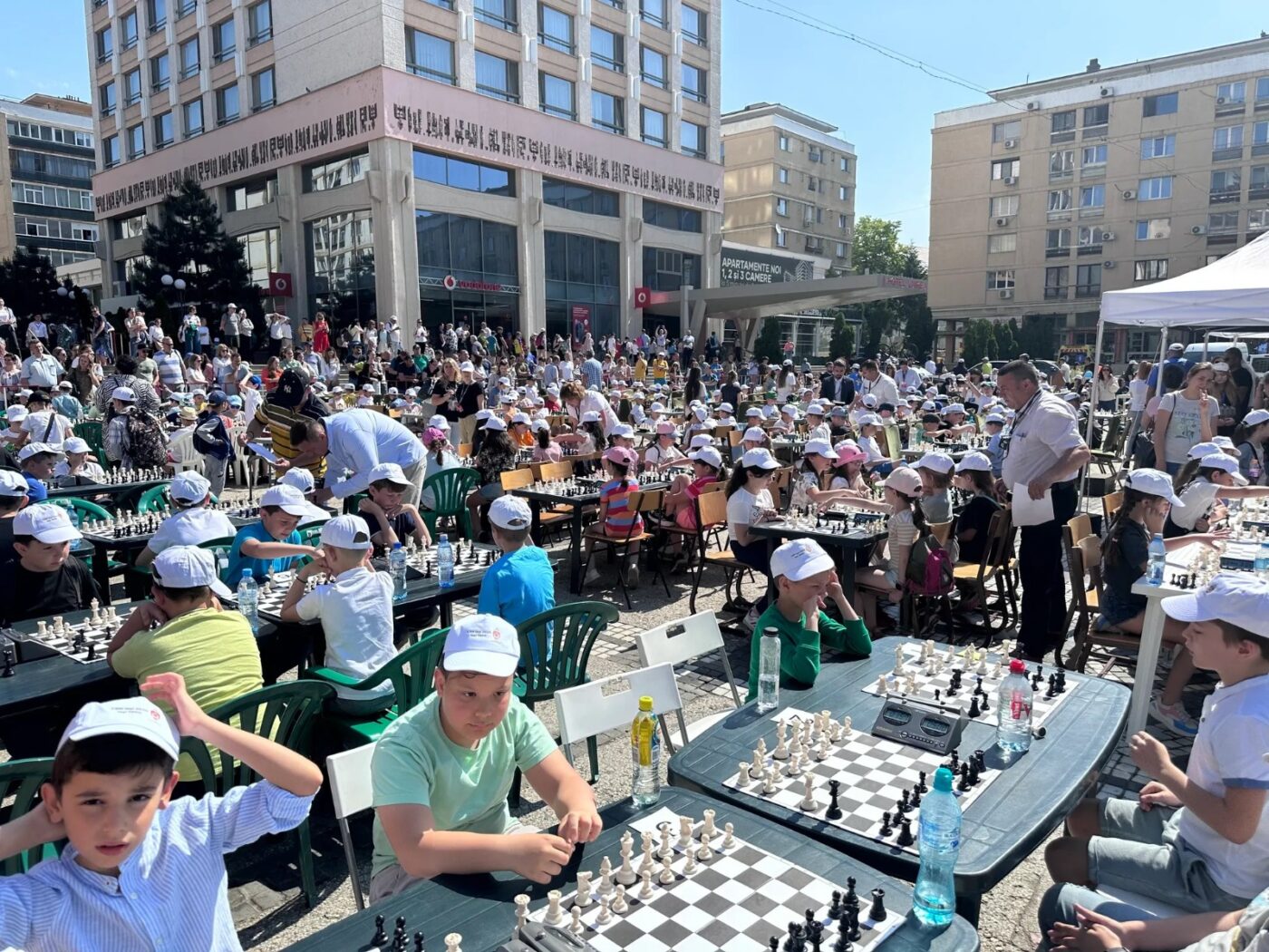 Record la Iași! Aproape 2.000 de copii vor participa la cel mai mare concurs de șah din Europa