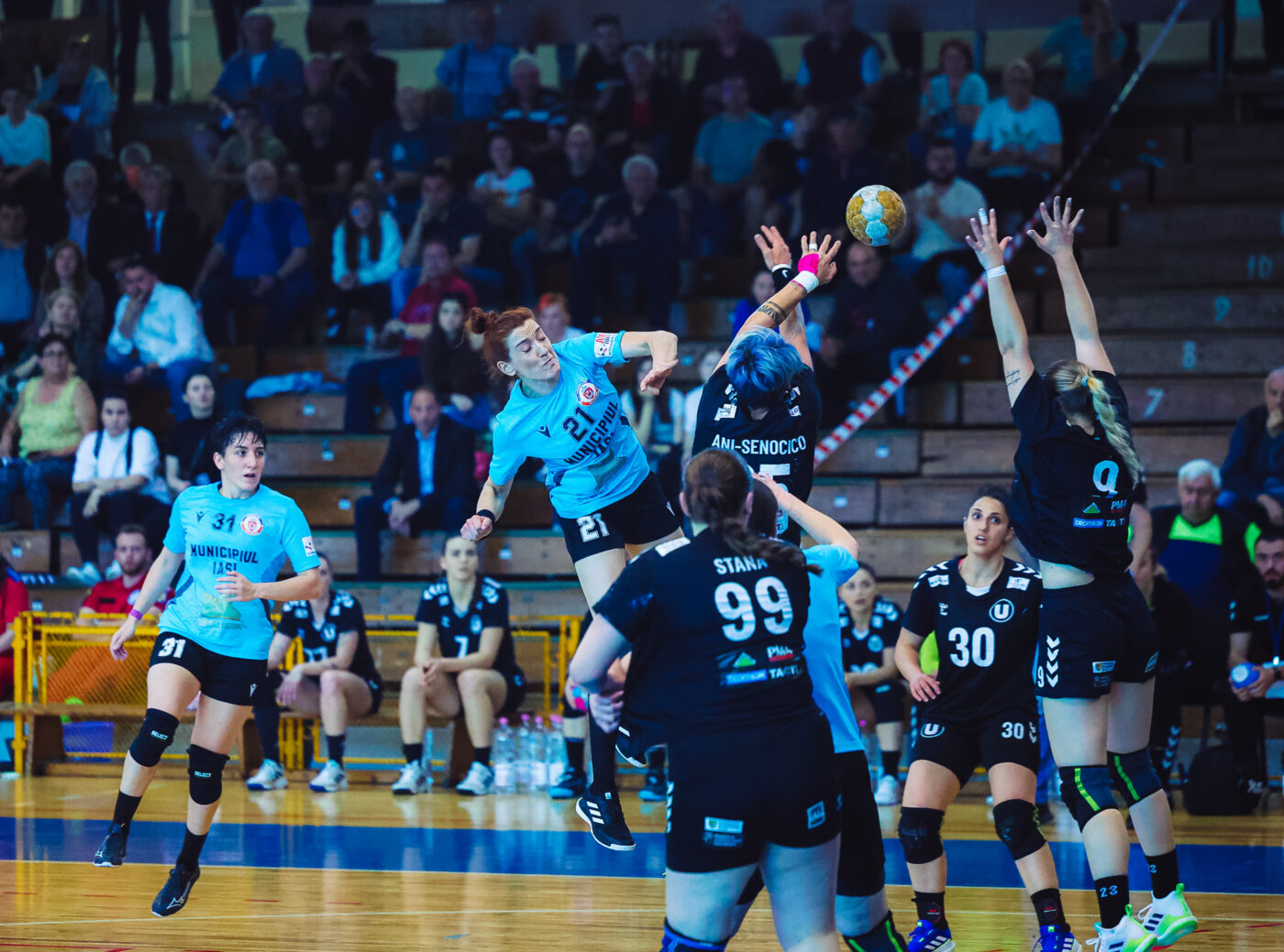 Se știu meciurile decisive pentru promovarea în Liga Florilor. CSM Slatina a realizat scorul primei zile la Turneul Final de la Iași. CSM Iași 2020, la un meci de elită