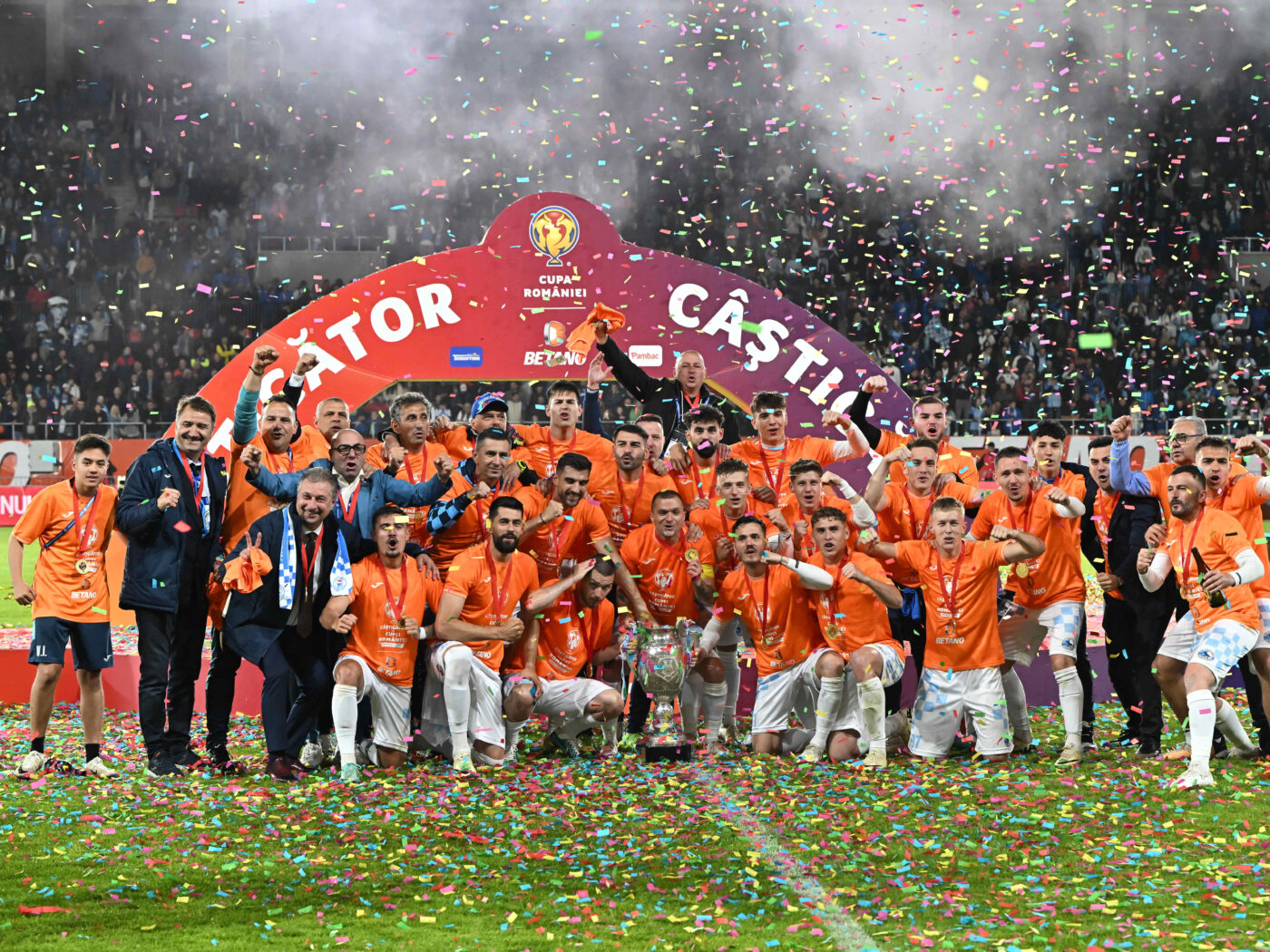 Situație incredibilă la echipa care va reprezenta România în Europa League: „Trebuie să asigurăm un lot de Europa în timp ce suntem în Liga a 2-a”. VIDEO