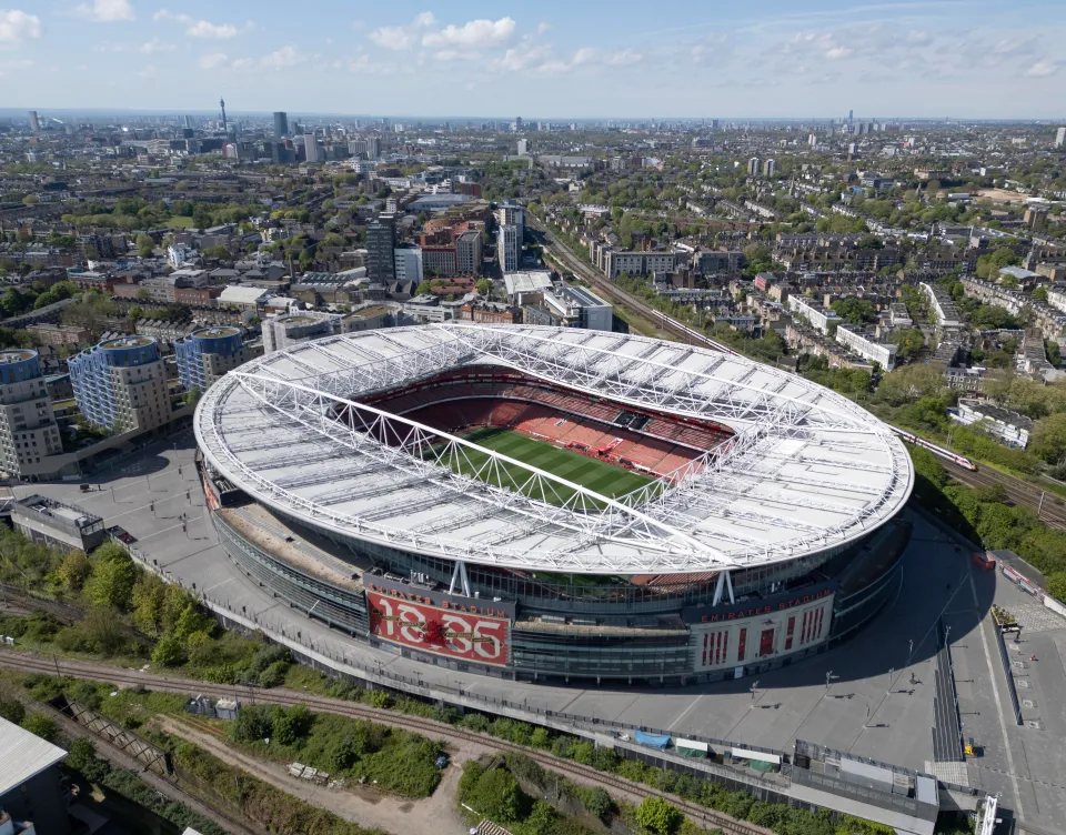 Un stadion legendar a fost transformat în complex rezidențial de apartamente de lux! Cât costă o locuință în interiorul fostei arene de fotbal