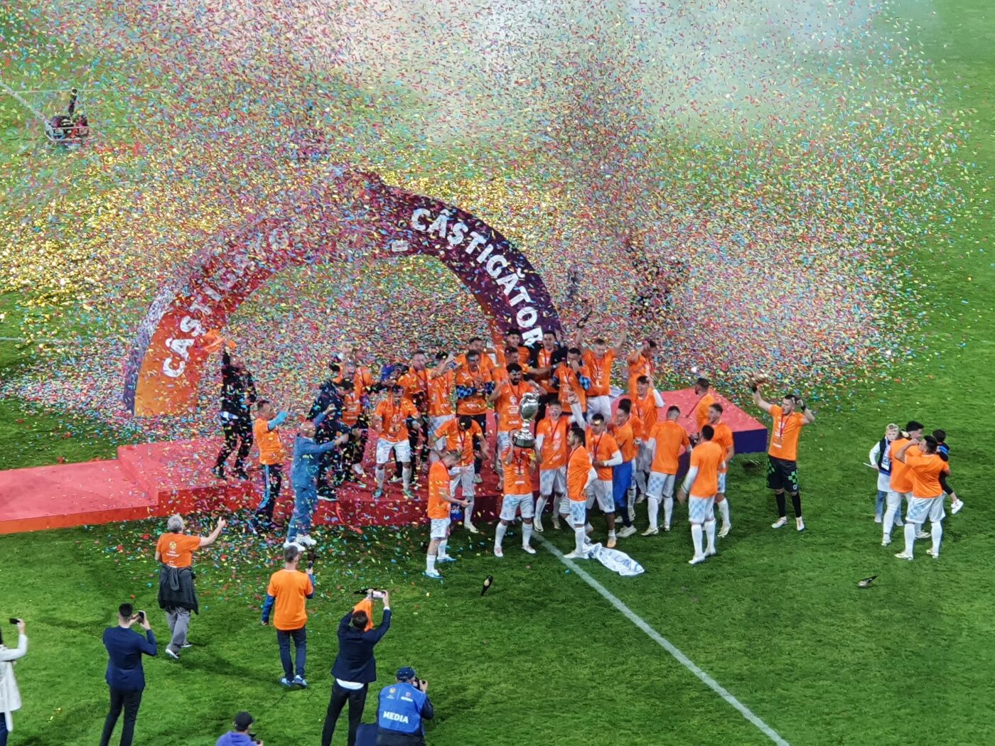 Suma de bani pe care a luat-o Corvinul Hunedoara după ce a câștiga Cupa României! Victoria a umplut conturile clubului din Liga 2