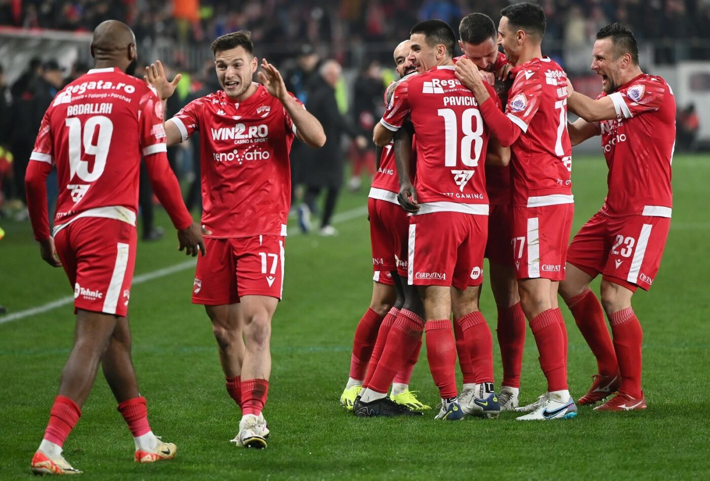Cei 4 fotbaliști de la Dinamo București care ar putea fi transferați de FCSB! Meme Stoica i-a remarcat: Politic nu e pe lista oficialului roș-albaștrilor!