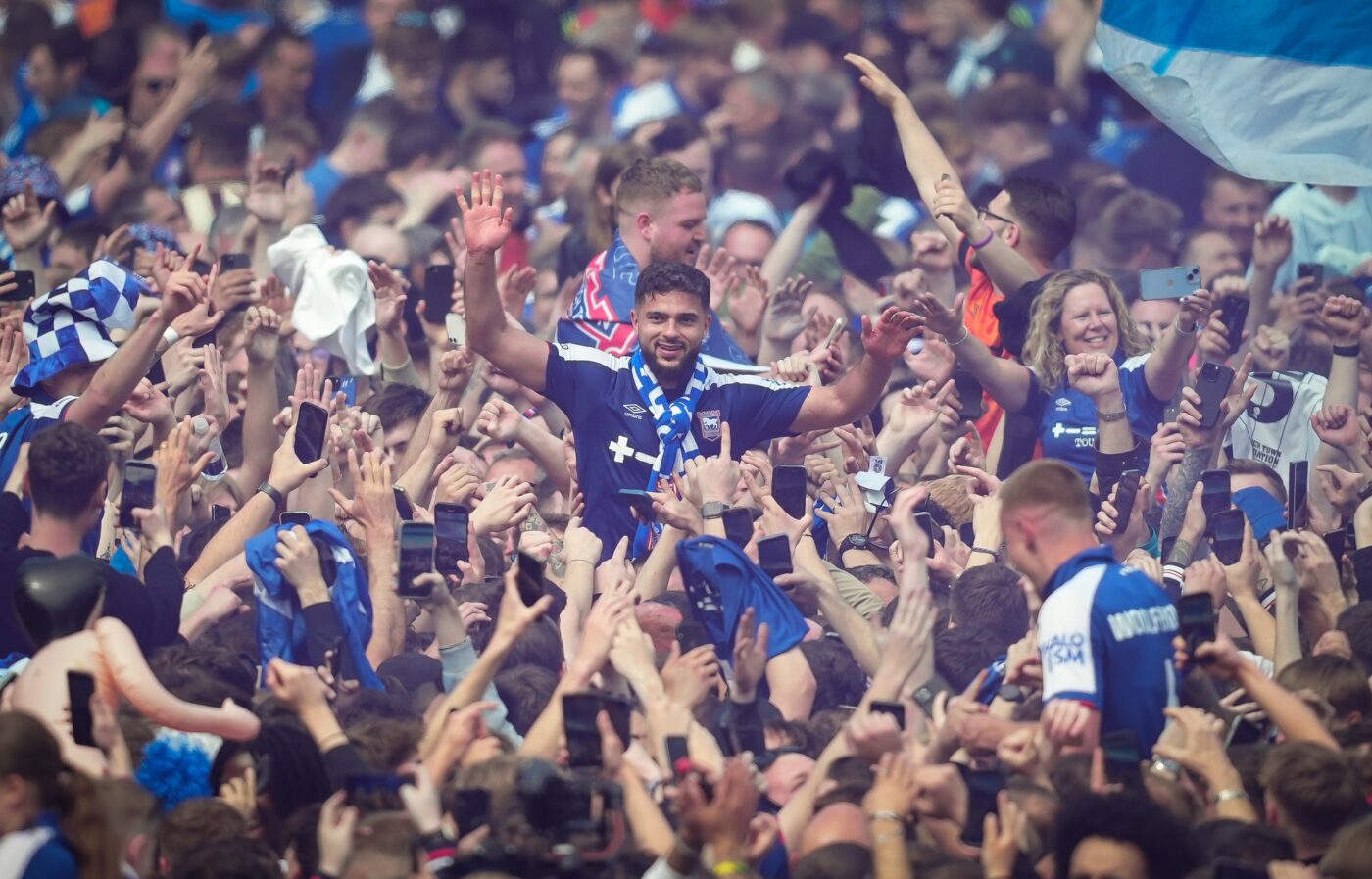 Moment istoric: Ipswich Town a promovat în Premier League după 22 de ani! S-a declanșat o isterie generală pe străzi