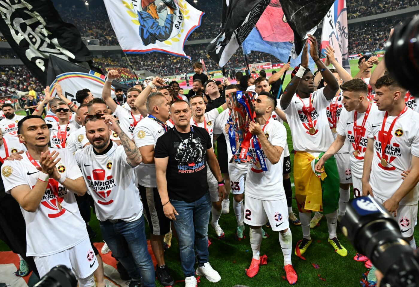 Primul fotbalist care semnează cu FCSB, după ce Gigi Becali a câștigat titlul! A recunoscut chiar el că e gata să pună pixul pe contract