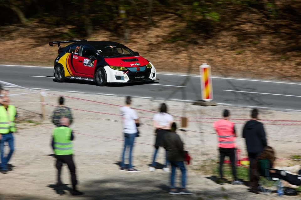 Începe etapa Campionatului Național de Viteză în Coastă. Claudiu Motoc, la start cu o mașină unicat