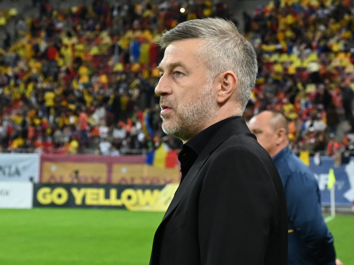 „Toate babele din Oltenia îl iubesc, să îi fie frică lui Edi Iordănescu de acatiste!”. Mesajul mai puțin obișnuit pe care milionarul l-a transmis în direct, la TV!