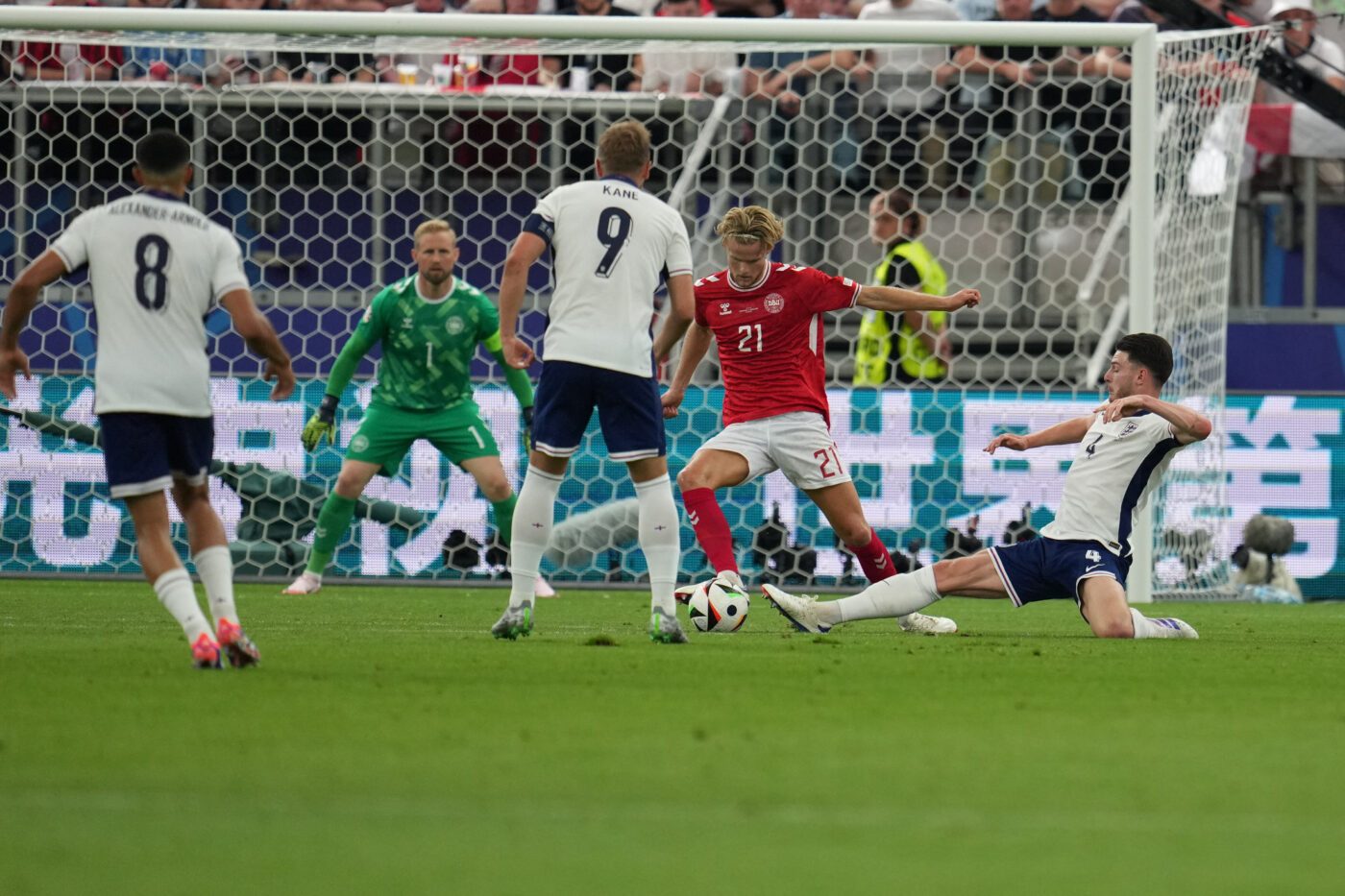 Anglia – Slovacia, ora 19:00, Live Video Online în optimile de finală ale EURO. Englezii, în fața primului test important din Germania. Trupa lui Southgate a avut un debut mult sub așteptări. Echipele de start