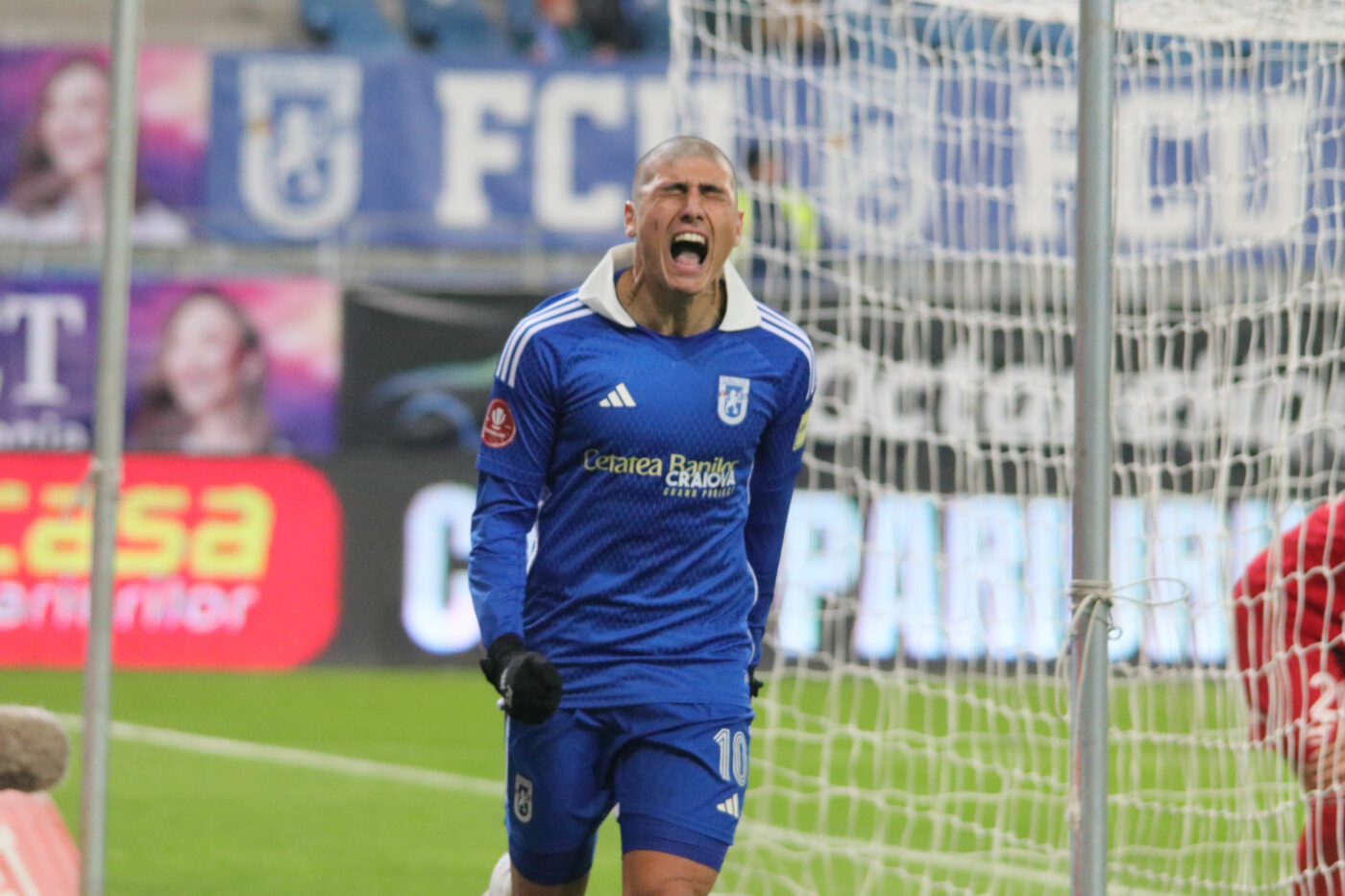 Apare al treilea club între FCU Craiova și CFR Cluj în transferul lui Juan Bauza! Decizia argentinianului aruncă în aer înțelegerea pe care Adrian Mititelu o avea cu această echipă: „Dacă rămâne liber de contract, toată lumea pierde!”. EXCLUSIV