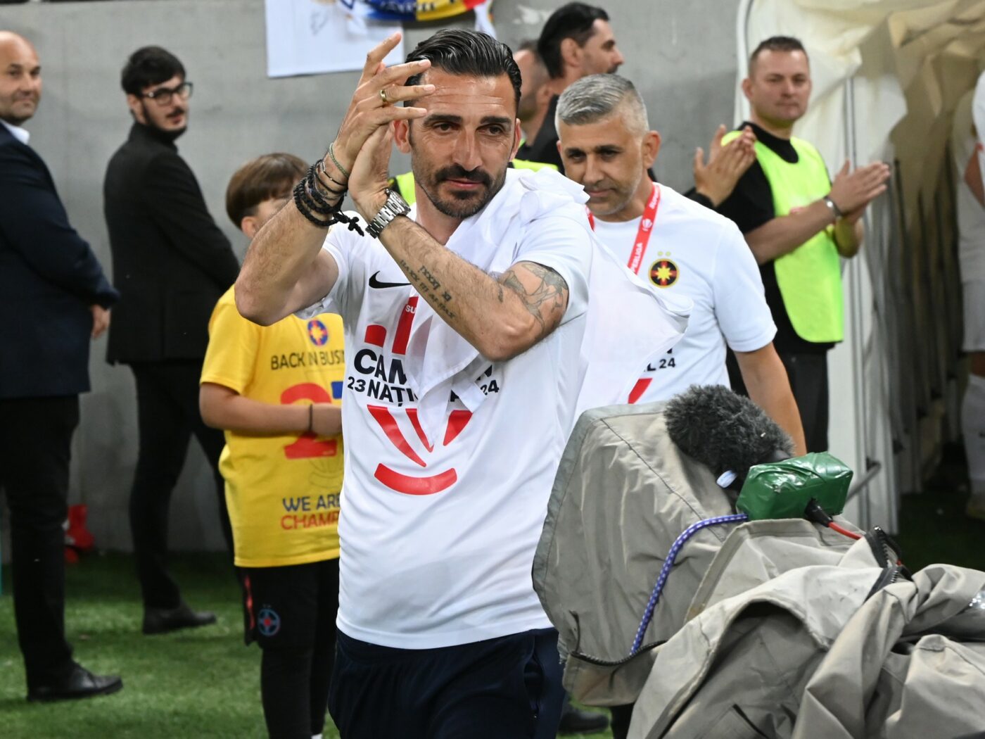 Așa vin banii de la Becali! Noul salariu pe care îl primește Elias Charalambous la FCSB îl aruncă în topul antrenorilor din Superliga