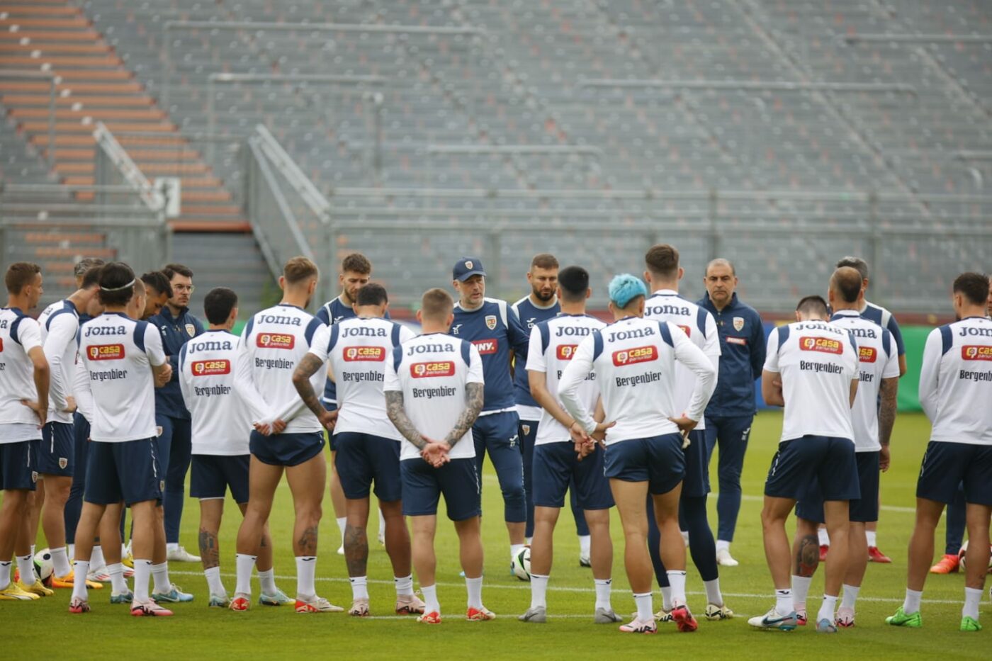 Back in business! Imagini de la antrenamentul României la EURO 2024, de ce Nicușor Bancu și Vasile Mogoș l-au luat la șuturi pe Ianis Hagi! Care e starea lui Vali Mihăilă. EXCLUSIV