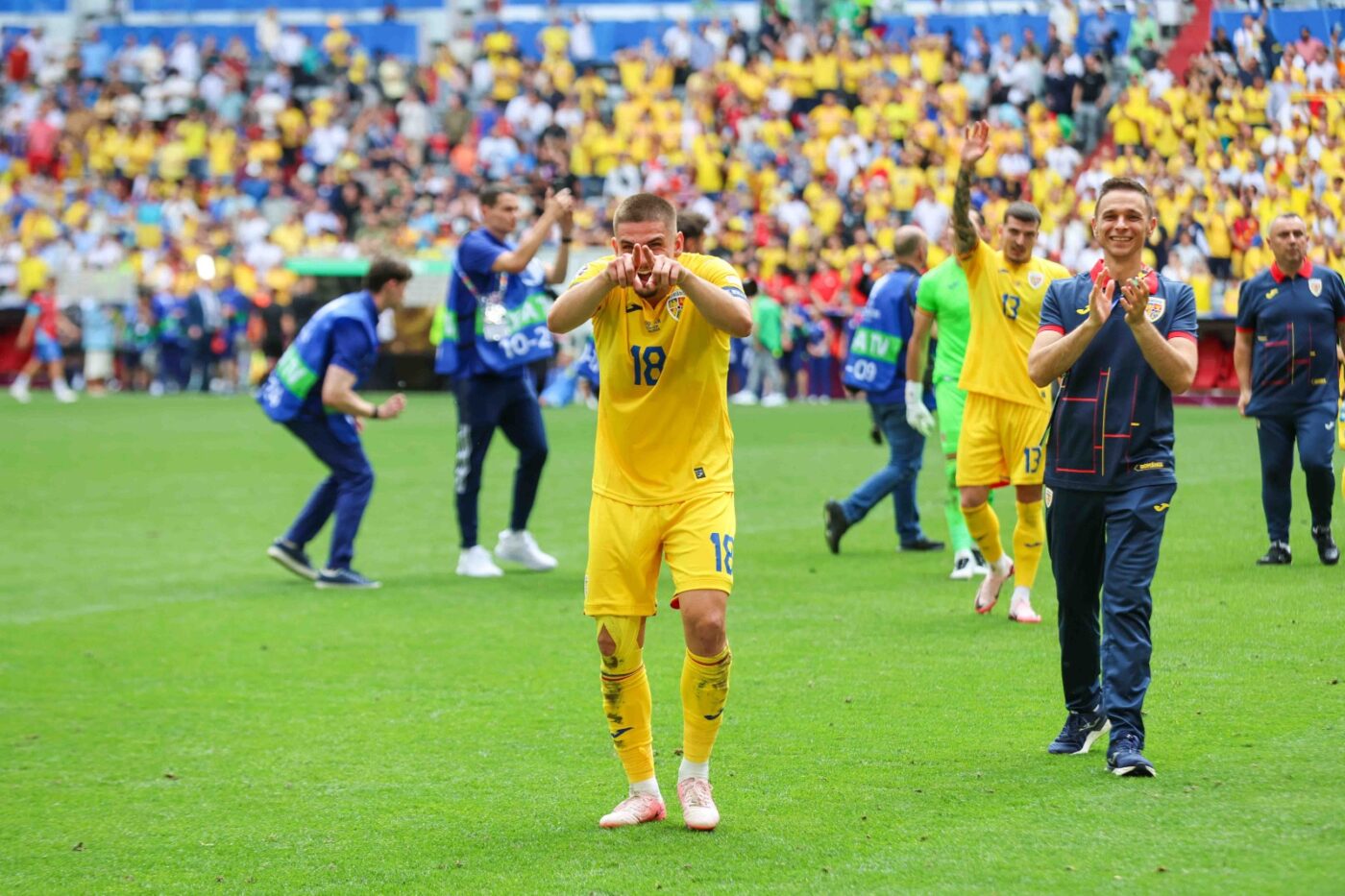 Care sunt cele două cuvinte prin care UEFA descrie perfect România la EURO! E oficial: Nicolae Stanciu, Valentin Mihăilă și Andrei Rațiu i-au „îngropat” pe Mbappe, Kimmich și Dembele! 