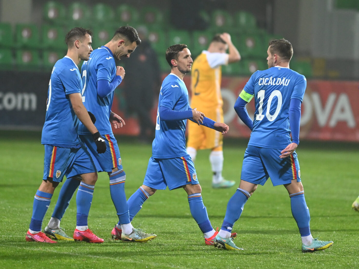 Cazul incredibil al jucătorului din Superliga care și-ar fi șantajat clubul că se lasă de fotbal dacă nu e lăsat să se transfere la FCSB! Patronul îl atacă și lansează insinuări grave: „Poate au avut dreptate ei”