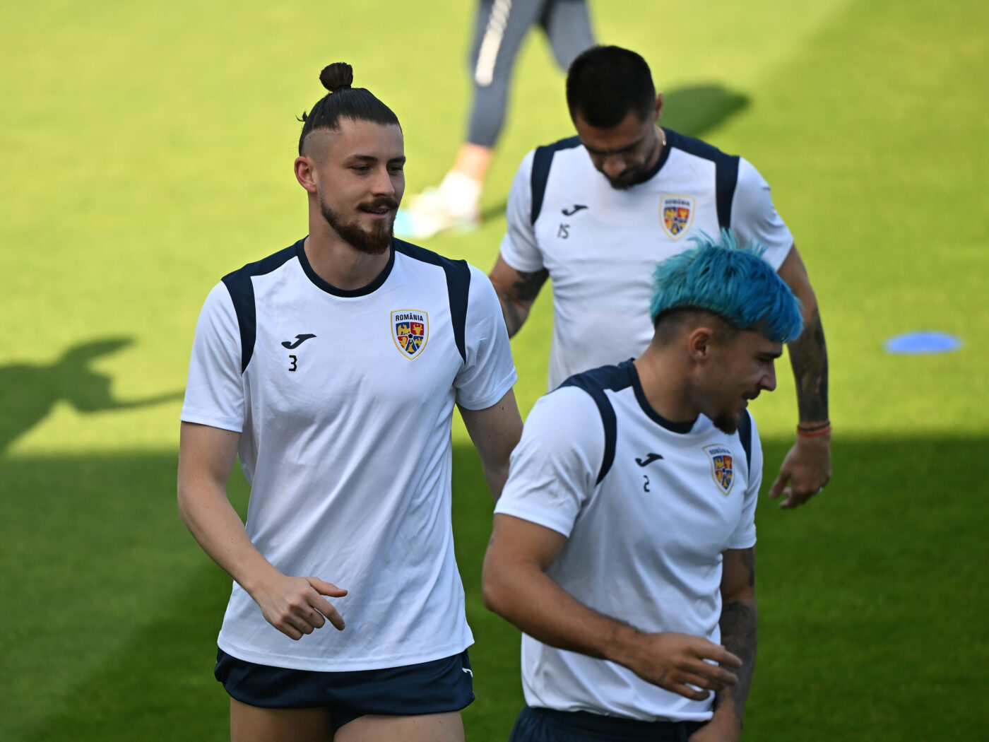 Ce îl așteaptă pe Radu Drăgușin dacă se transferă la Napoli pentru 46.000.000 de euro! Ce au făcut fanii napoletani pentru Antonio Conte, noul antrenor al echipei din Sudul Italiei