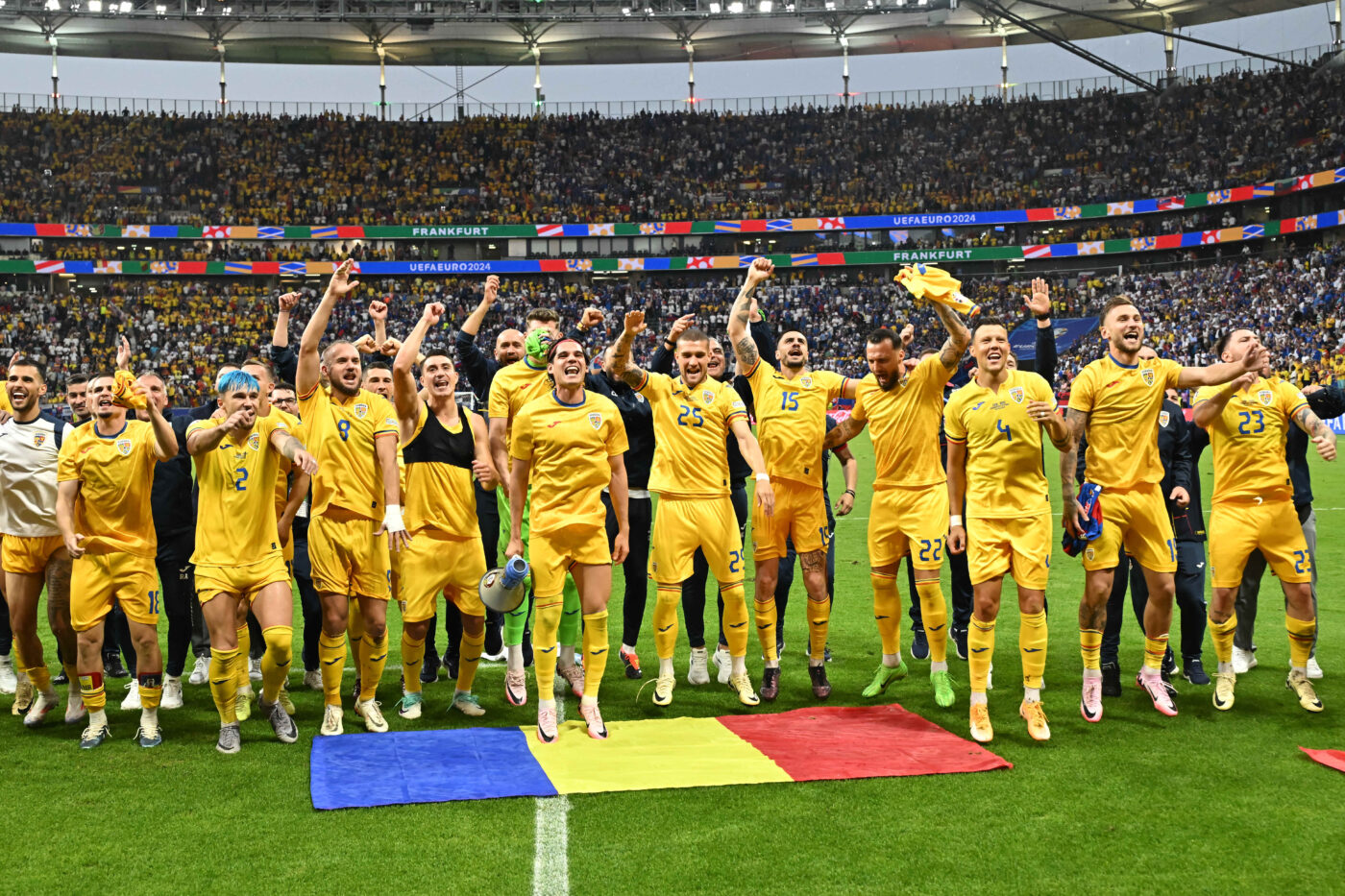 Ce s-a întâmplat în grupa României e fără precedent la EURO! S-a scris istorie şi noi am terminat lideri
