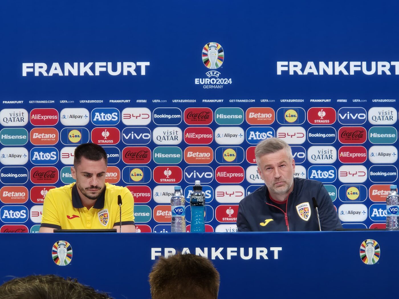 Edi Iordănescu și Andrei Burcă înainte de România – Slovacia: „Ne dăm viața pe teren, asta ne-a adus pe primul loc! E singurul drum solid spre o națională și pentru viitor! Nu avem voie să ne pierdem spiritul și demnitatea!”