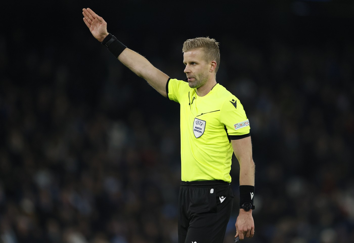 Cine arbitrează România – Ucraina, primul meci al elevilor lui Edi Iordănescu la EURO 2024. Ce au făcut tricolorii în precedenta partidă cu acest „fluieraș” la centru