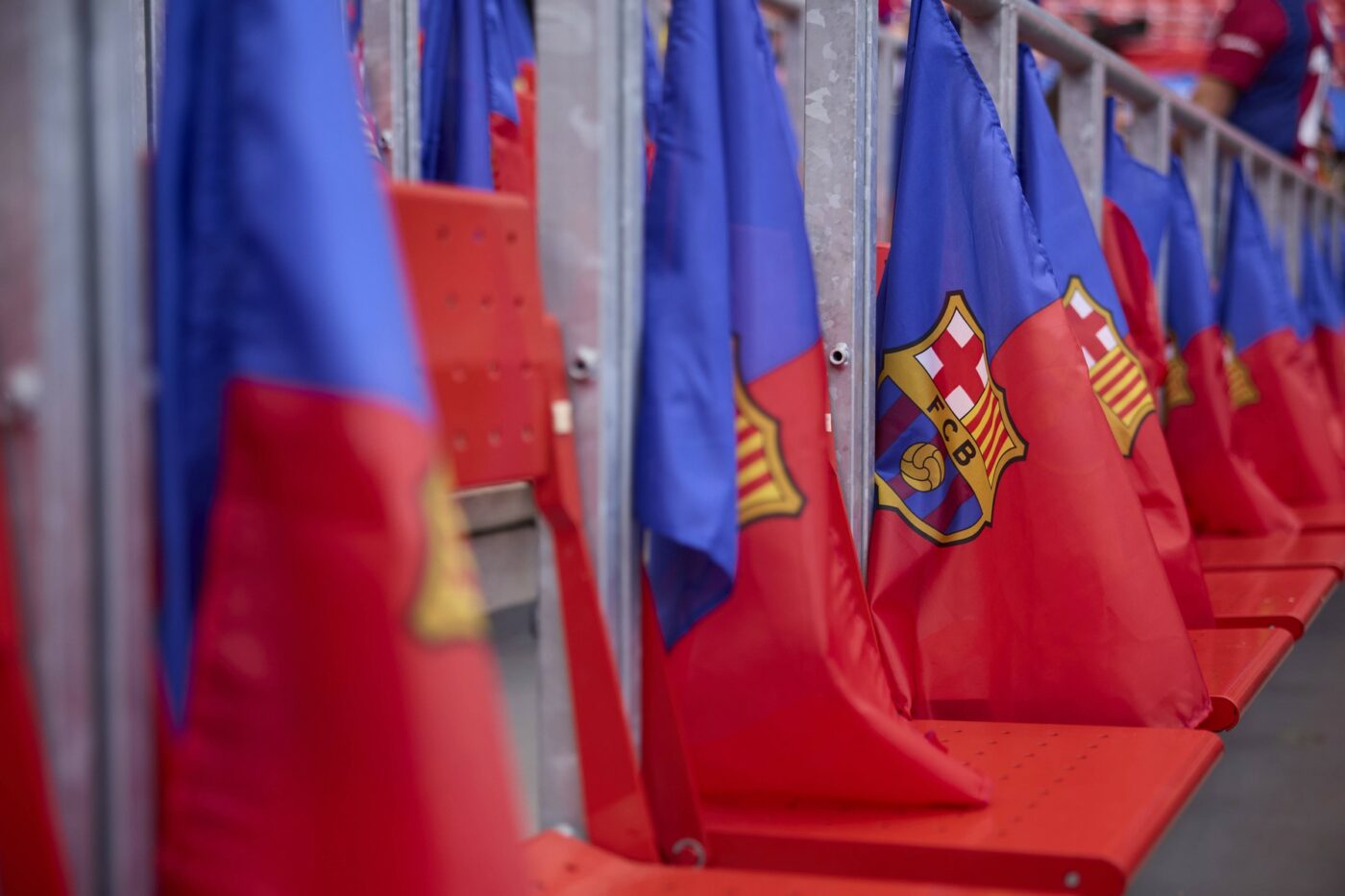 Debandadă totală la FC Barcelona: a dat afară trei fotbaliști și apoi și-a dat seama că a greșit când a anunțat despărțirea de două dintre staruri!
