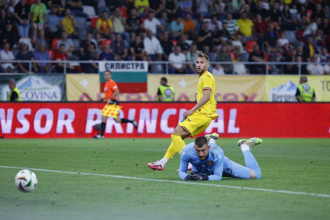 Denis Drăguș dezvăluie 24 de secrete la 24 de ani, din cantonamentul EURO 2024! Topul campionilor la table și Radu Drăgușin între matematică și război. „Suntem haită de lupi! Aș da ani din carieră pentru un sfert de finală jucat pe 6 iulie, de ziua mea!” INTERVIU EXCLUSIV