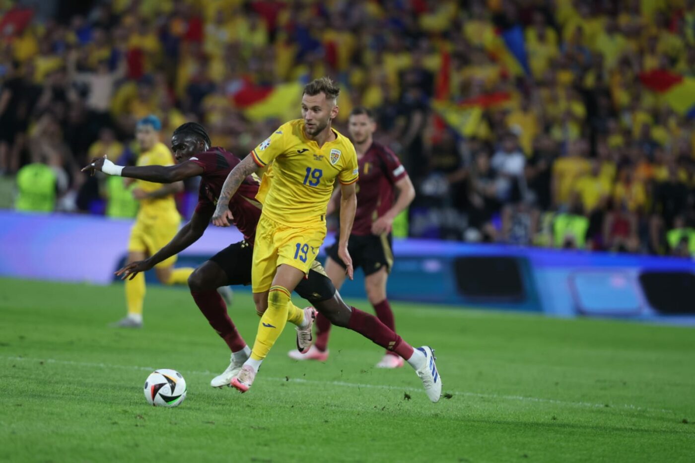 Denis Drăguș uimește la EURO și dezvăluie cum s-a simțit pe gazon diferența față de starurile de zeci de milioane de euro în România – Belgia 0-2!