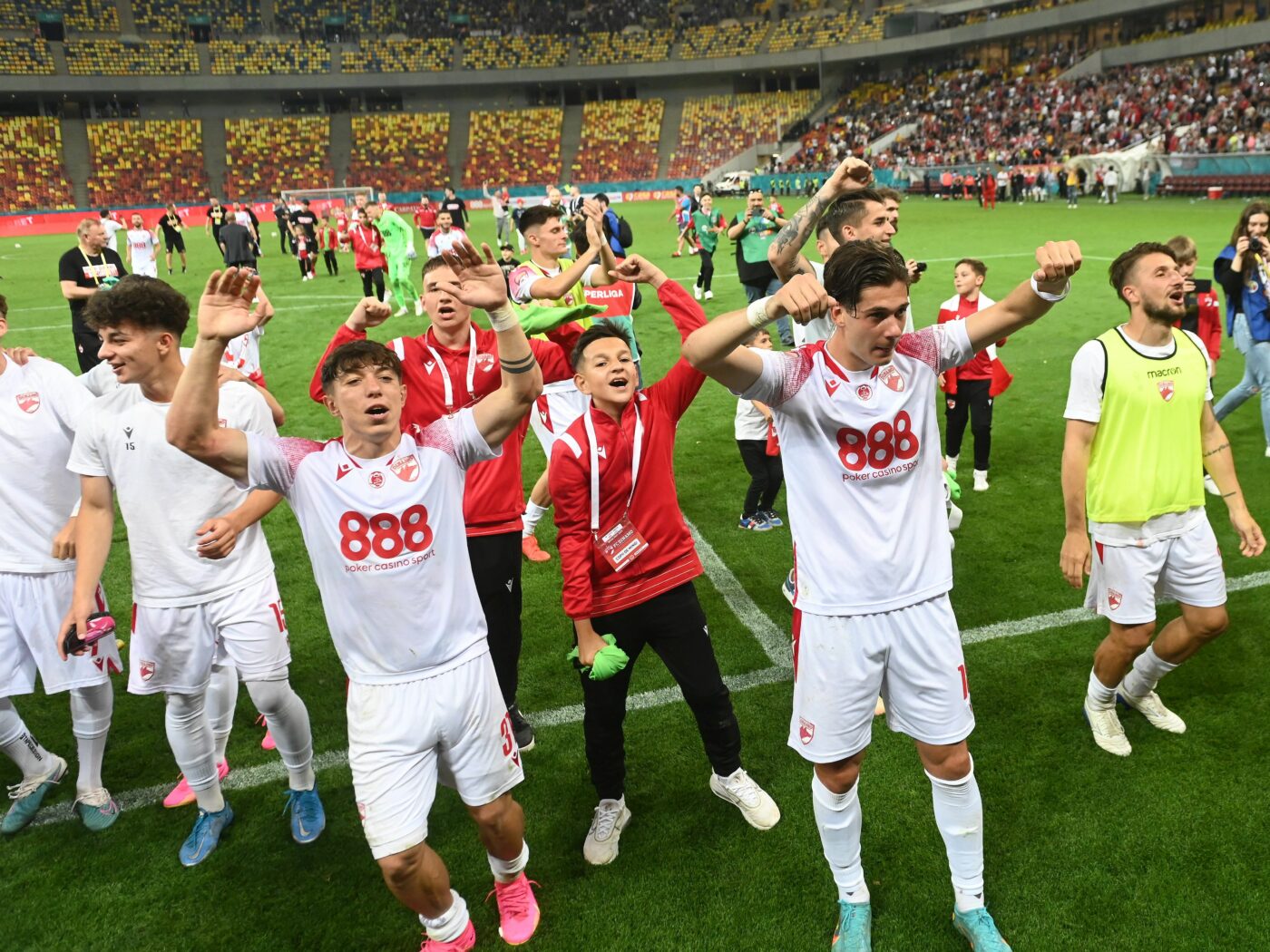 Dinamo l-a dat afară pe unul dintre cei mai vechi fotbalişti din lot!