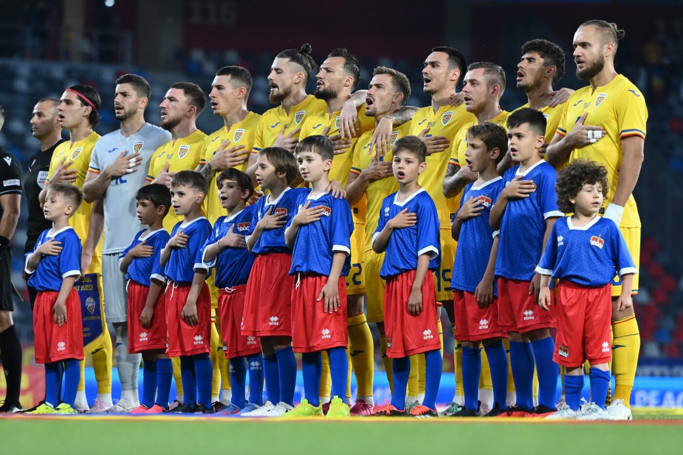 Edi, scoate biciul că e groasă! Ne-am făcut de râs și nici n-am plecat de-acasă! Cronică de Gabriel Berceanu la România – Liechtenstein 0-0