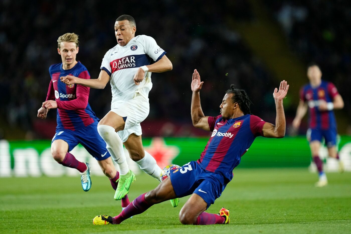 FC Barcelona a refuzat transferul lui Kylian Mbappe! Ce țeapă mondială și-au luat catalanii: au dat banii pe un alt fotbalist, care apoi s-a dovedit un eșec total