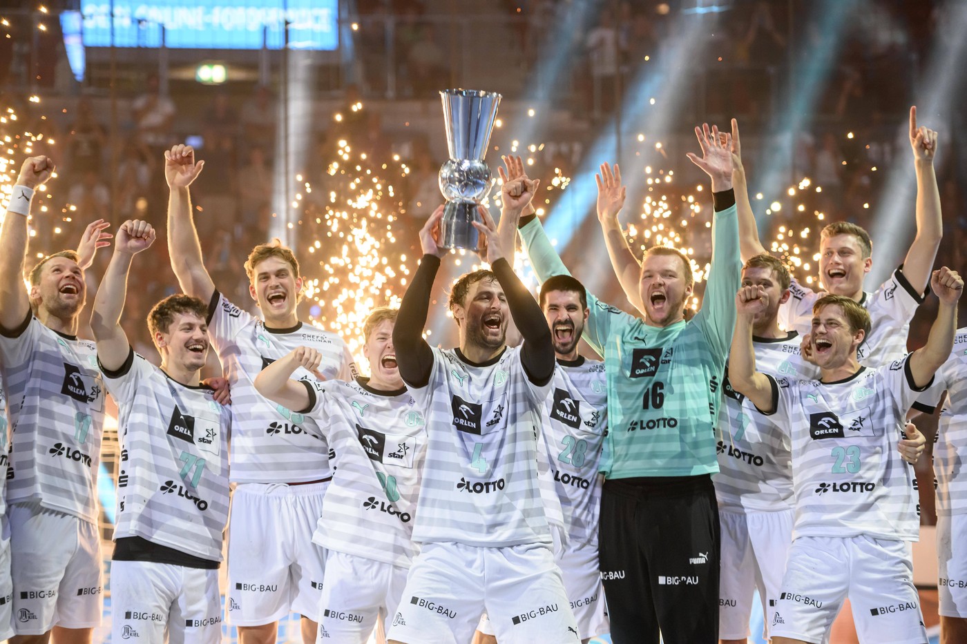 Fostul dinamovist care a fost vedeta Barcelonei și Spaniei pleacă din cel mai puternic campionat al Europei. E la final de carieră și se umple de bani la noua sa echipă