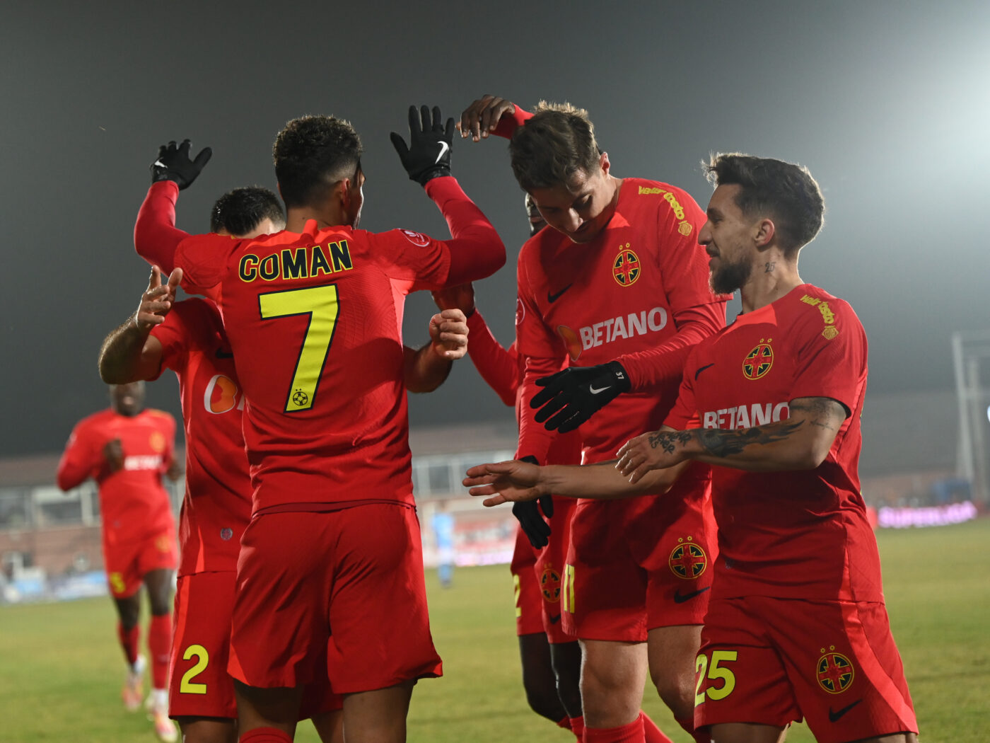 Gigi Becali e convins că dă lovitura cu un fotbalist, după ce îl va înlocui pe Florinel Coman cu el! „E mitralieră atomică”