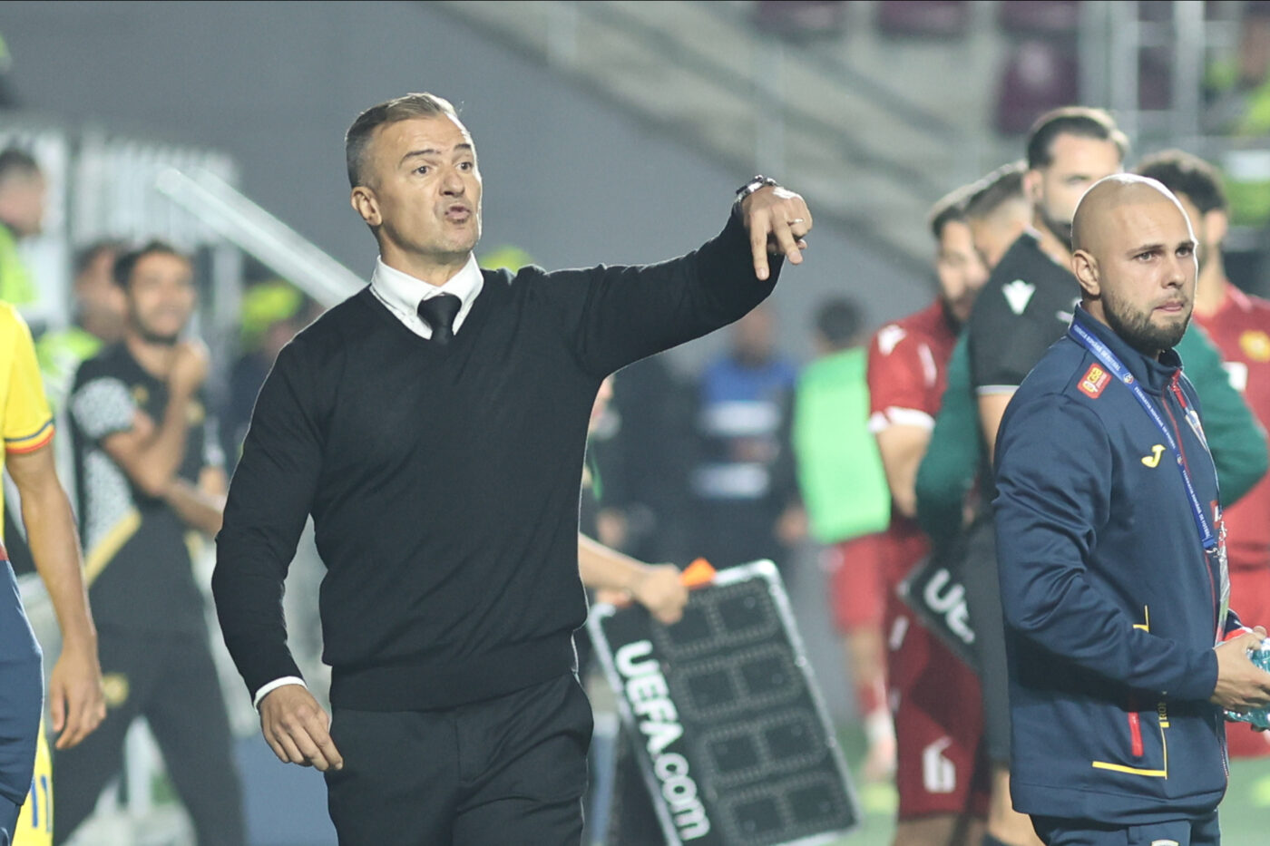 Gigi Becali poate pierde 5.000.000 de euro pentru că fotbalistul FCSB nu-și deschide telefonul și nu poate semna. Daniel Pancu e convins că suma e prea mare pentru un transfer de top: „Nu dă nimeni atât de acolo”