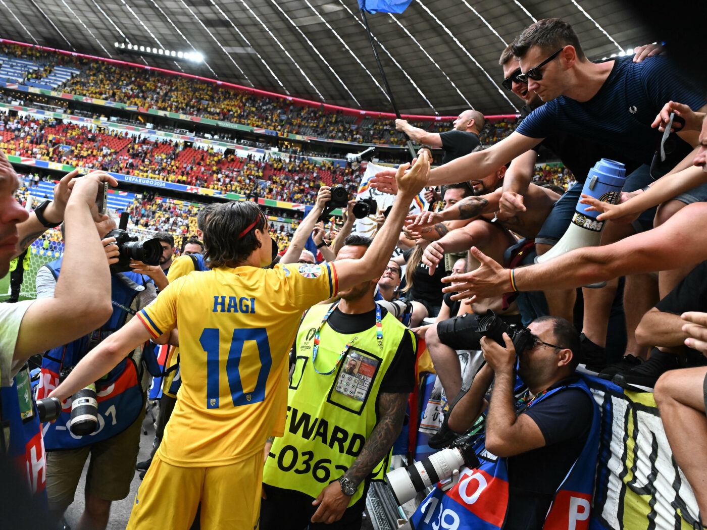 Ianis Hagi, prima reacție după ce a debutat la EURO cu numărul 10 pe spate, făcut legendar de tatăl său!