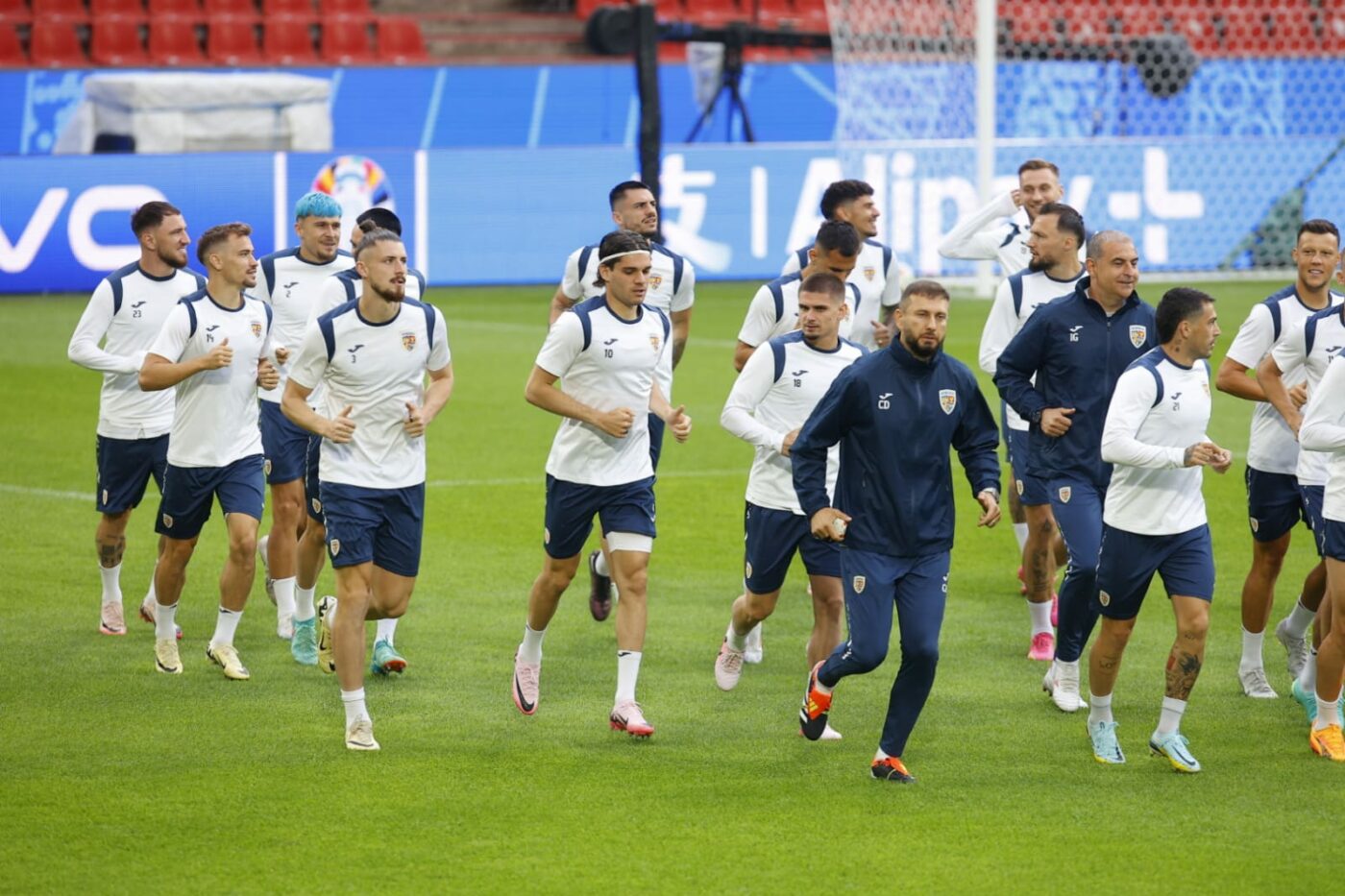 Imagini și informații de ultimă oră despre naționala României! Ce s-a întâmplat la antrenamentul oficial al tricolorilor de pe stadionul din Koln înainte de România – Belgia, meciul de mâine pentru optimi de finală la EURO! EXCLUSIV