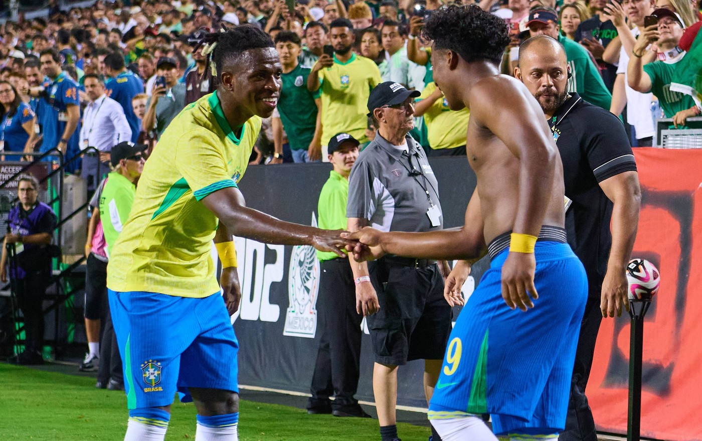 La doar 17 ani, noua „perlă” a fotbalului brazilian a intrat în istorie alături de legendarul Pele