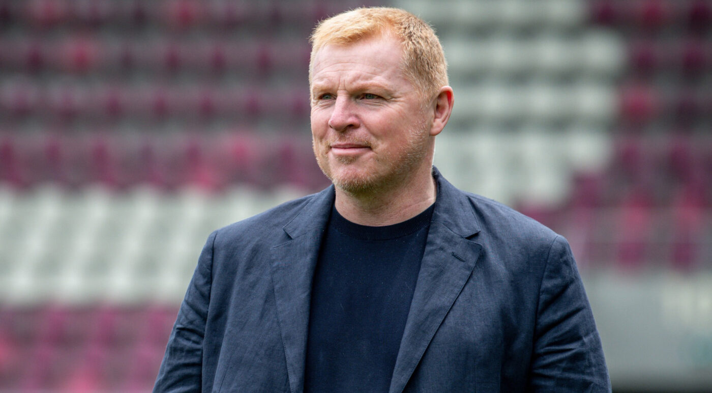 Neil Lennon, chemat să demonstreze ce studii are pentru a putea fi antrenor la Rapid București! Adus de Dan Șucu pe un munte de bani, britanicul e obligat să facă dovada