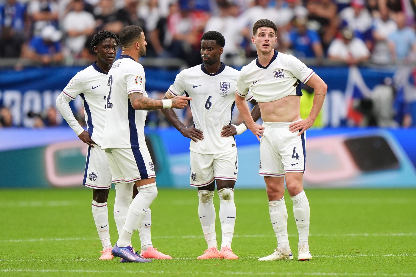 Presa din Anglia a reacționat imediat și vehement, după ce Slovacia a deschis scorul în optimile de finală de la EURO 2024! Cum i-a numit pe fotbaliștii lui Southgate