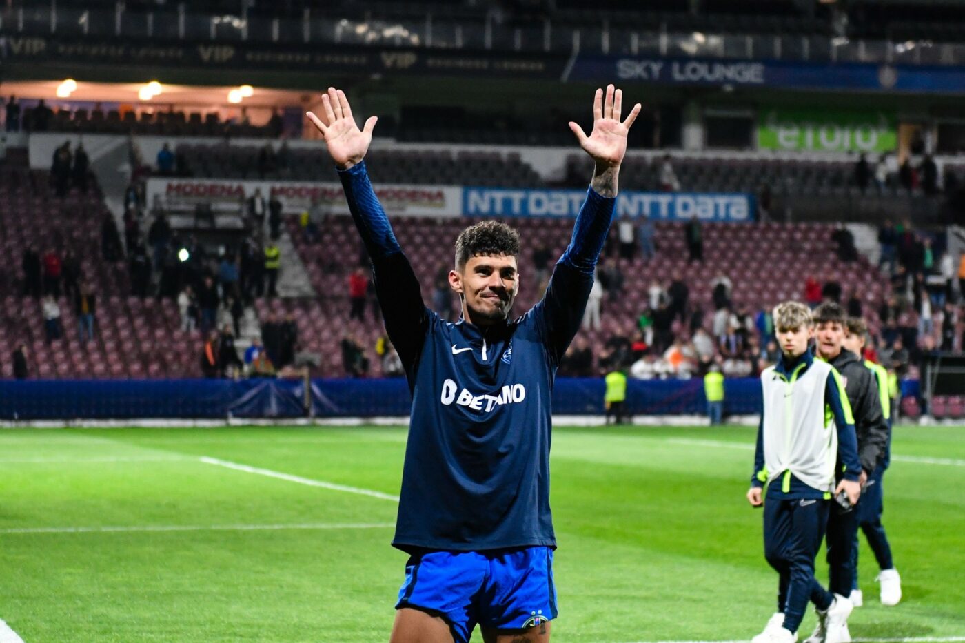 Presa din Qatar exultă după transferul lui Florinel Coman. Cum l-a descris pe fotbalistul român, participant la EURO