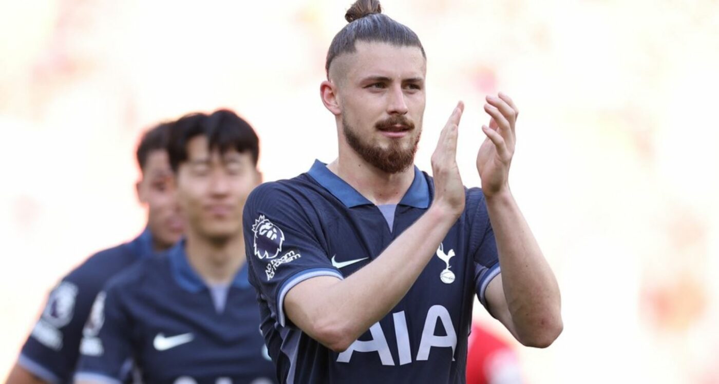Radu Drăguşin, salvat de transferul la Chelsea Londra! Noul manager, Enzo Maresca, l-a convins pe jucător să renunțe la Tottenham şi să semneze cu echipa de pe Stamford Bridge: românul va avea un concurent în minus la Spurs