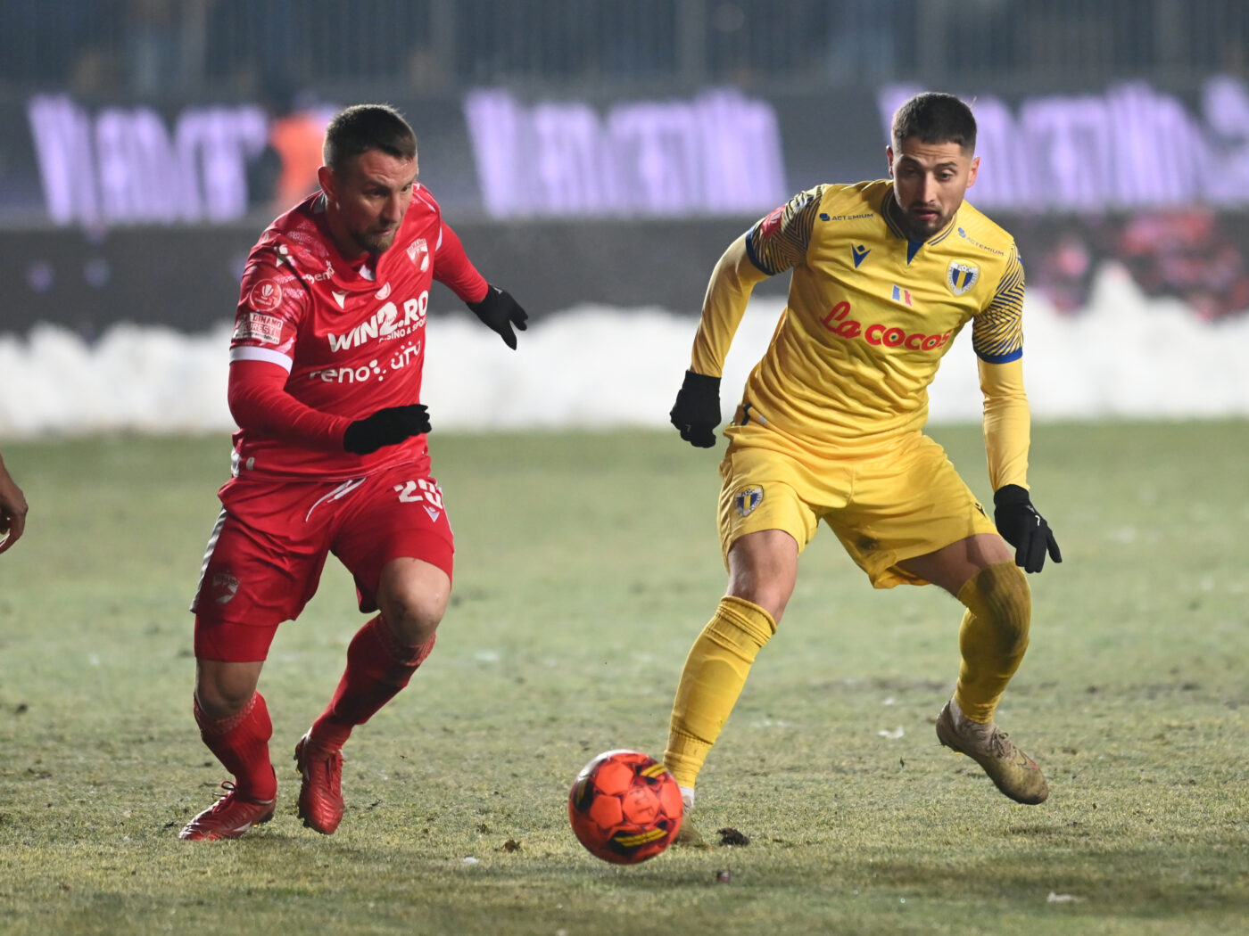 Ratează Dinamo o nouă țintă? Rapid redeschide pista Gicu Grozav. Viitorul golgheterului la Petrolul depinde de investitorii turci care doresc clubul. EXCLUSIV