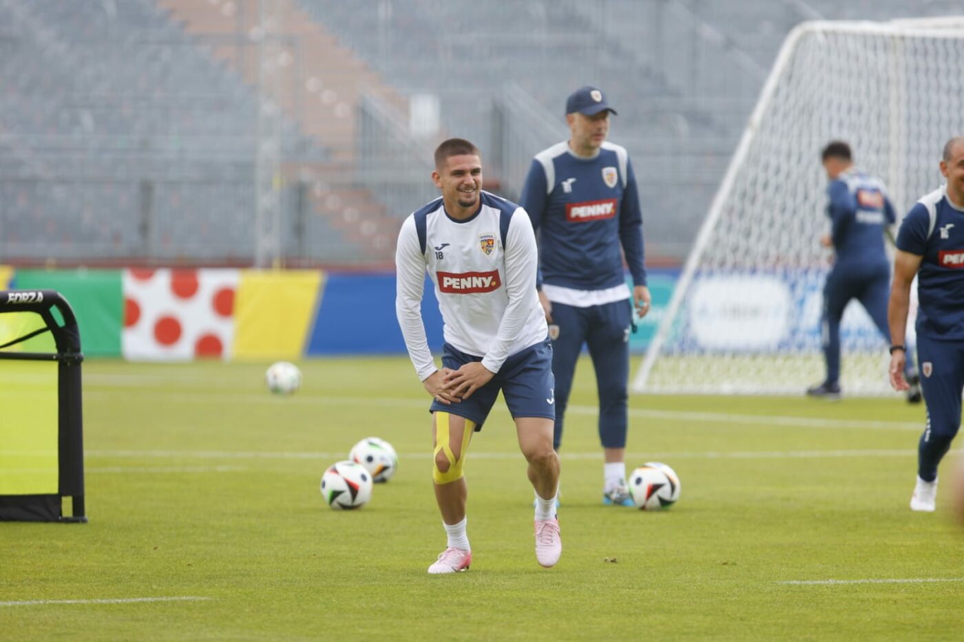 Răzvan Marin, luat la întrebări de 7 eurotricolori prin intermediul ProSport! Ce le răspunde mijlocașul României la EURO 2024 lui Ionuț Lupescu, Alex Chipciu, Marius Niculae, Ionel Ganea sau Nicolae Stanciu! EXCLUSIV