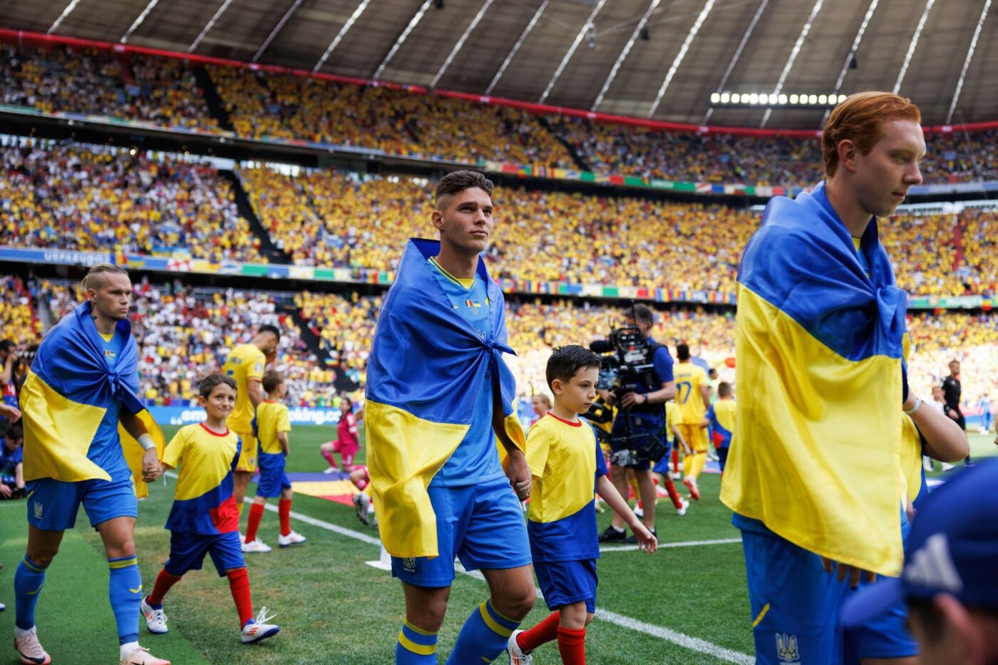 S-a lăsat cu țipete și vorbe grele în vestiarul Ucrainei, după rușinea cu România de la EURO! Un fotbalist a mărturisit ce au făcut veteranii cu cei tineri